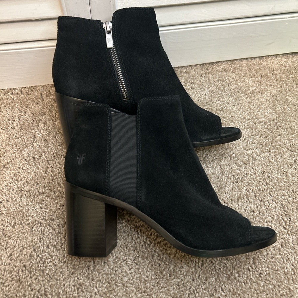 FRYE Suede Ankle Peep Toe Boots Size 7.5